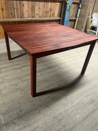 Gunnfjaun bord i Jarrah